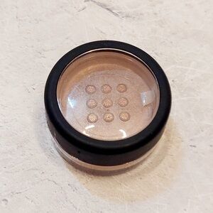 BNNB Mineral Eyez Beige Breeze Eye Shimmer Shadow